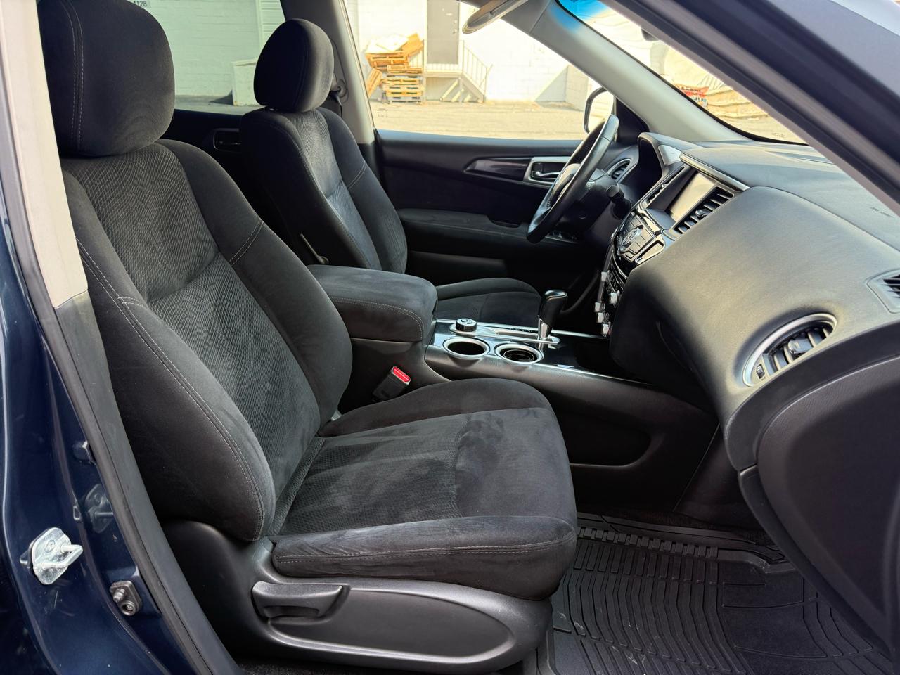 Nissan Pathfinder 4WD 4dr SV *Ltd Avail* 2015