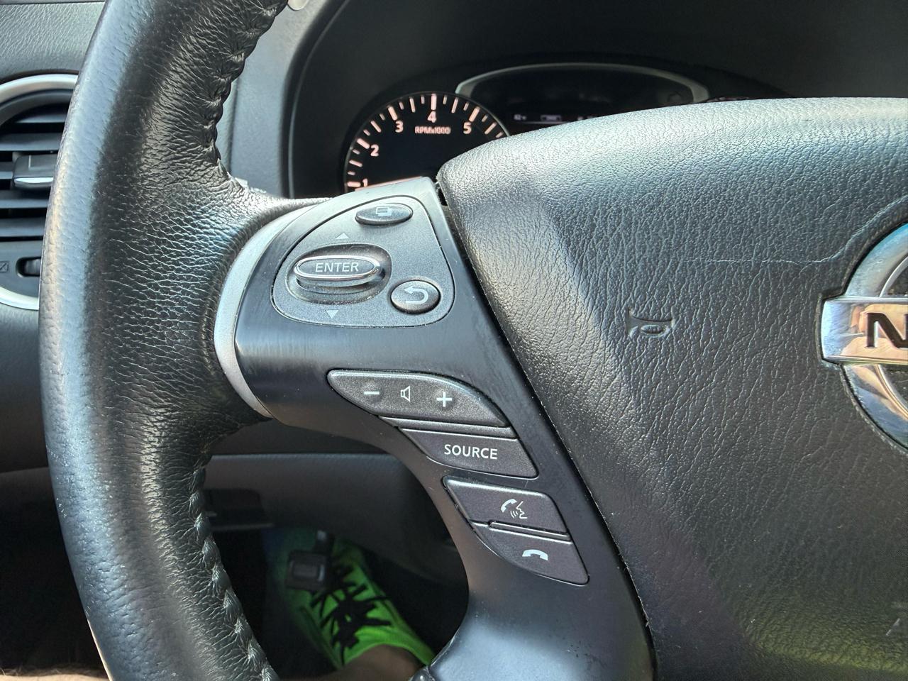 Nissan Pathfinder 4WD 4dr SV *Ltd Avail* 2015