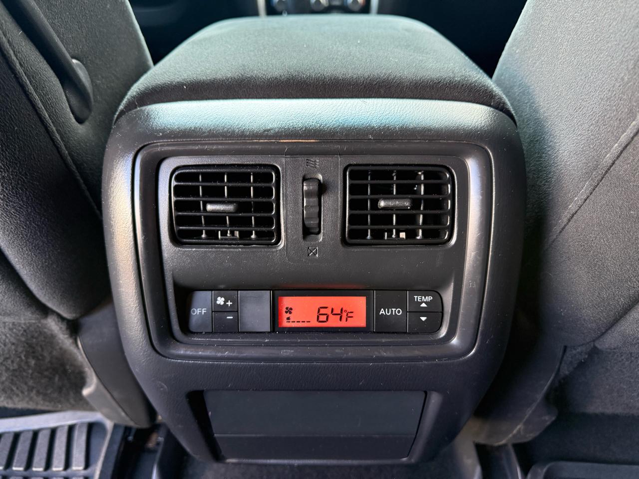 Nissan Pathfinder 4WD 4dr SV *Ltd Avail* 2015