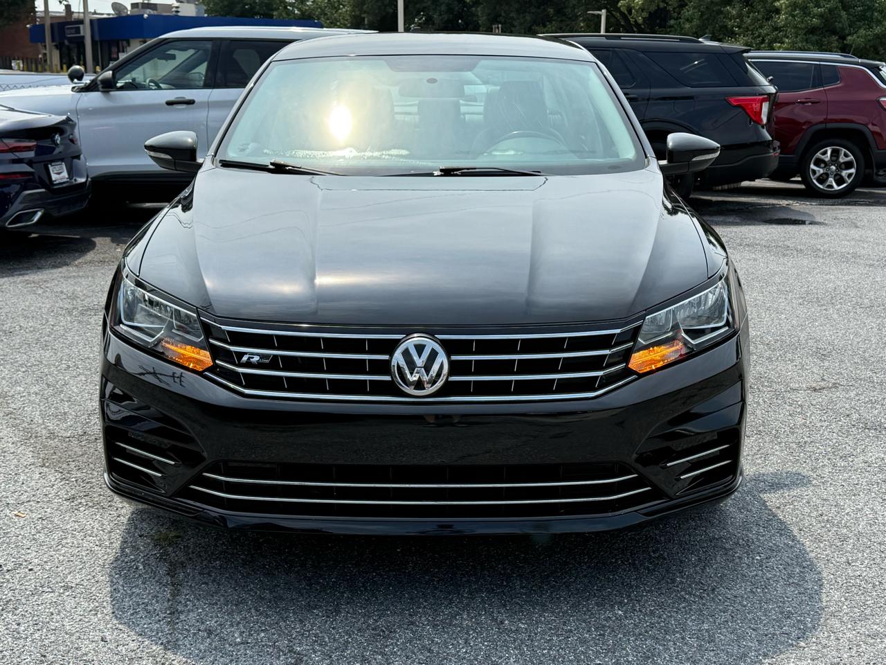 Volkswagen Passat R-Line w/Comfort Pkg Auto 2017