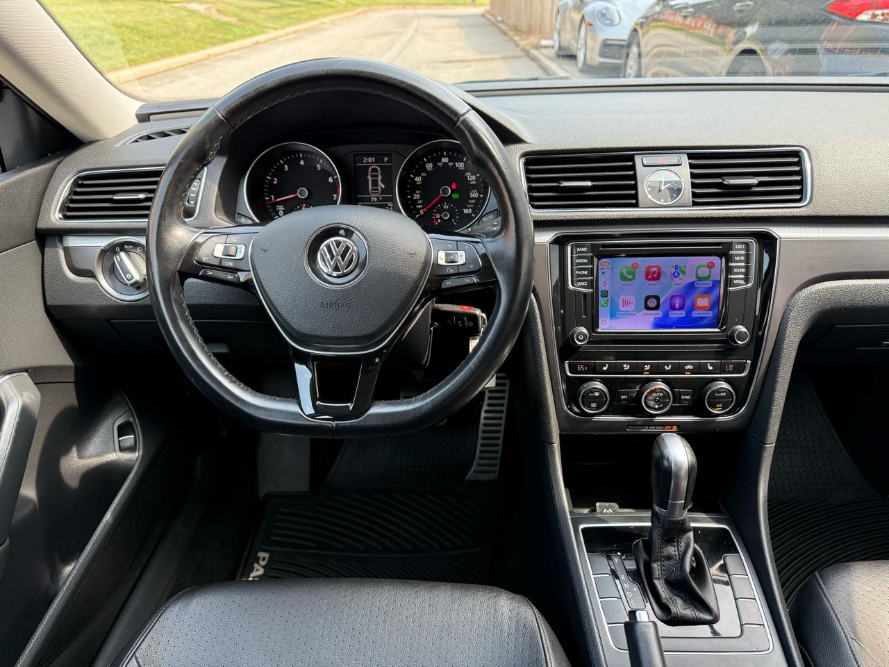 Volkswagen Passat R-Line w/Comfort Pkg Auto 2017
