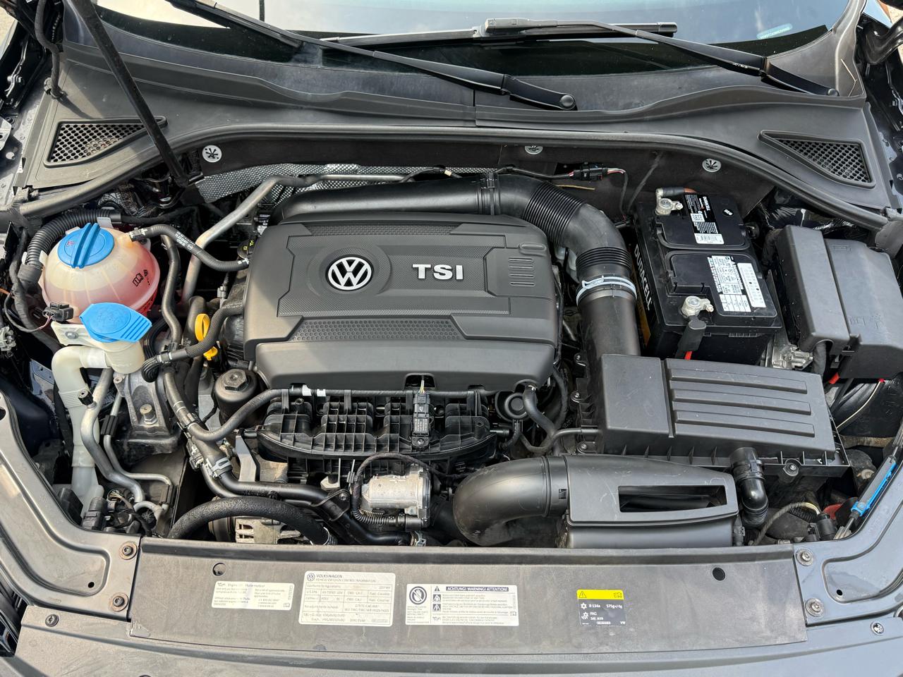 Volkswagen Passat R-Line w/Comfort Pkg Auto 2017