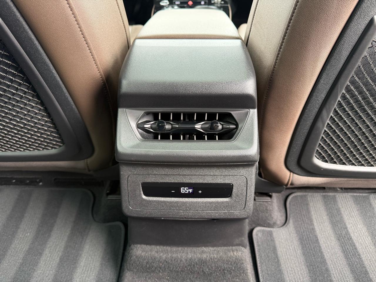 Audi Q6 e-tron Premium quattro 2025