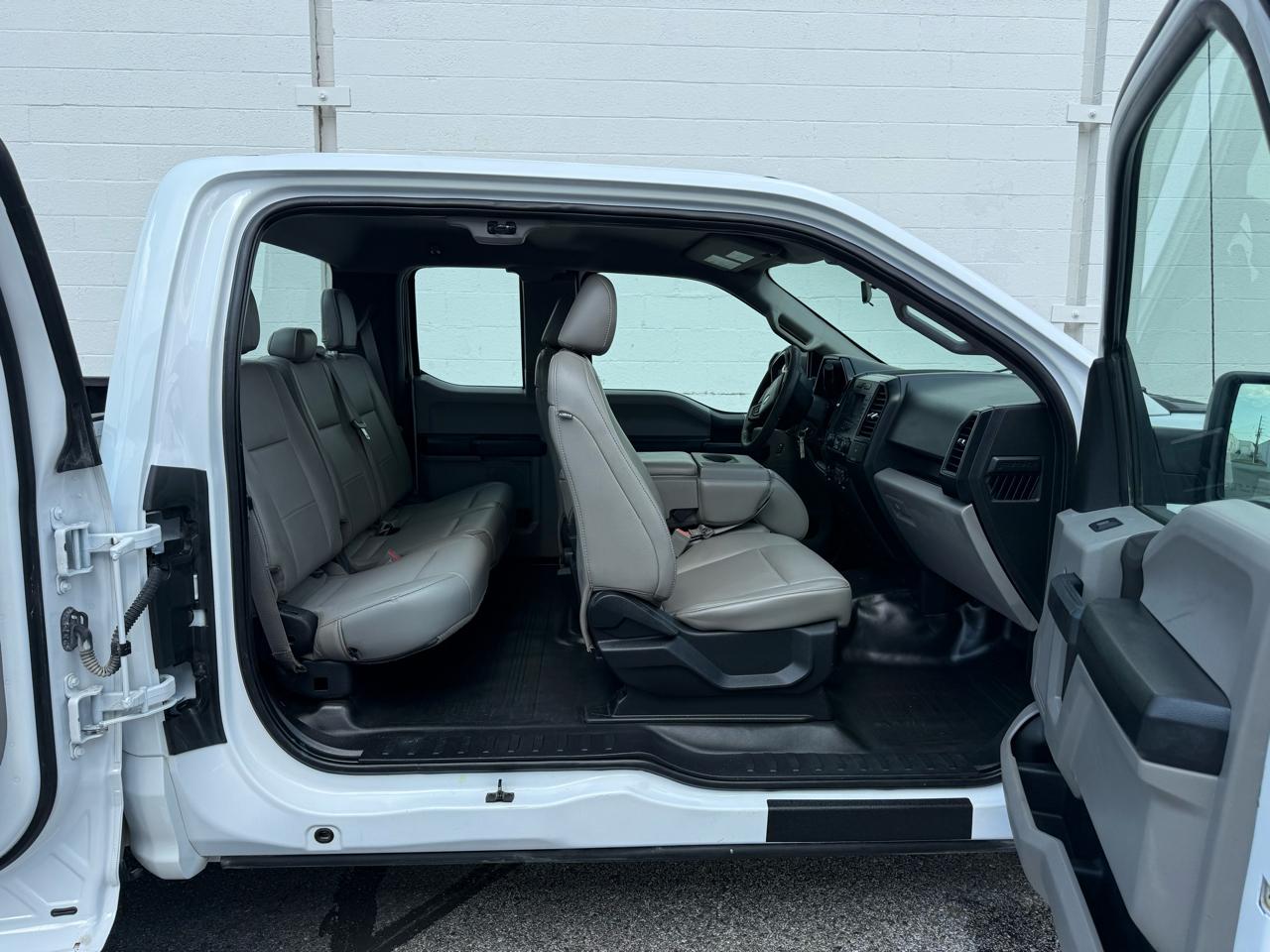 Ford F-150 XL 2WD SuperCab 8' Box 2019