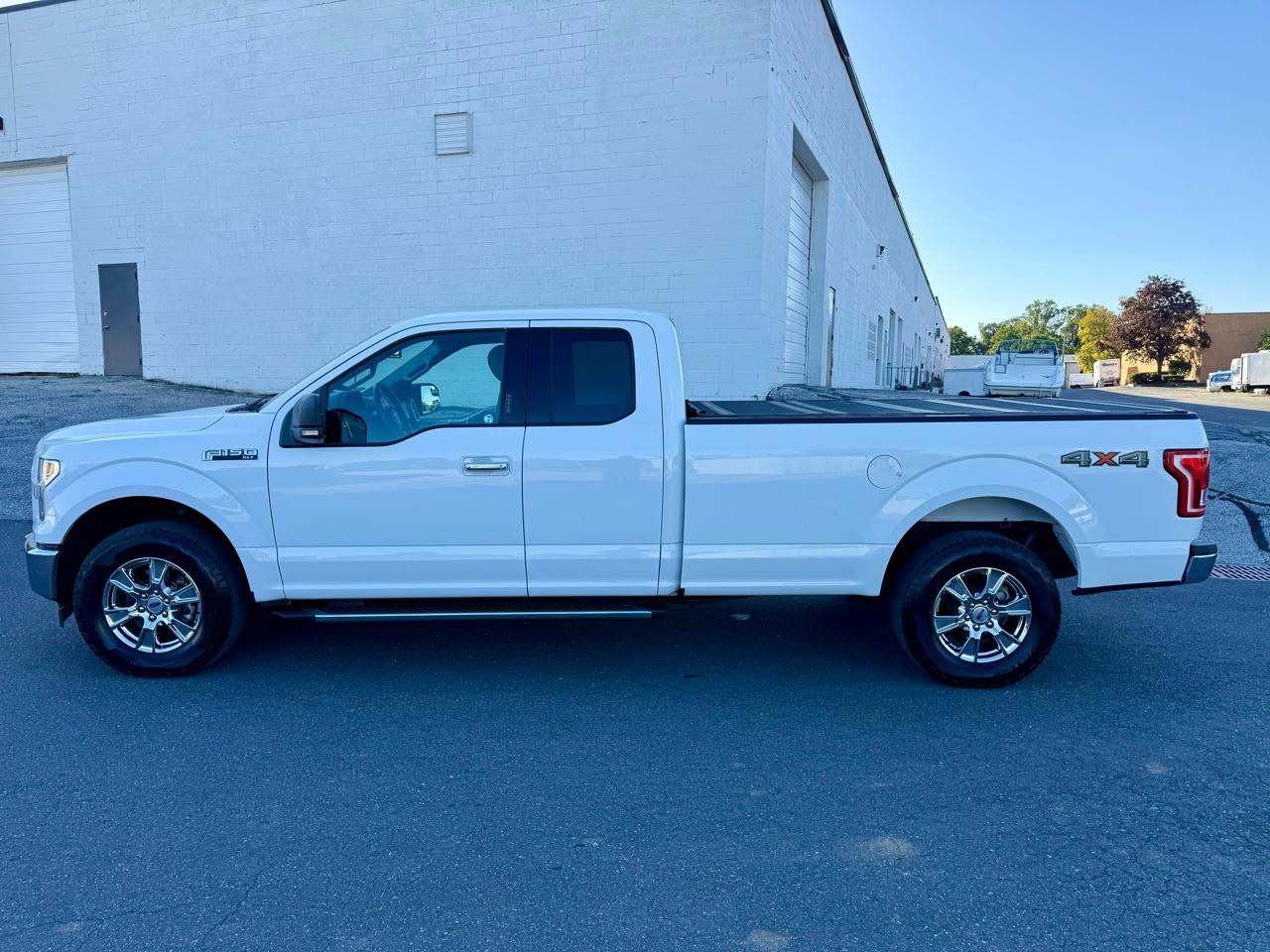 Ford F-150 XLT 4WD SuperCab 8' Box 2017