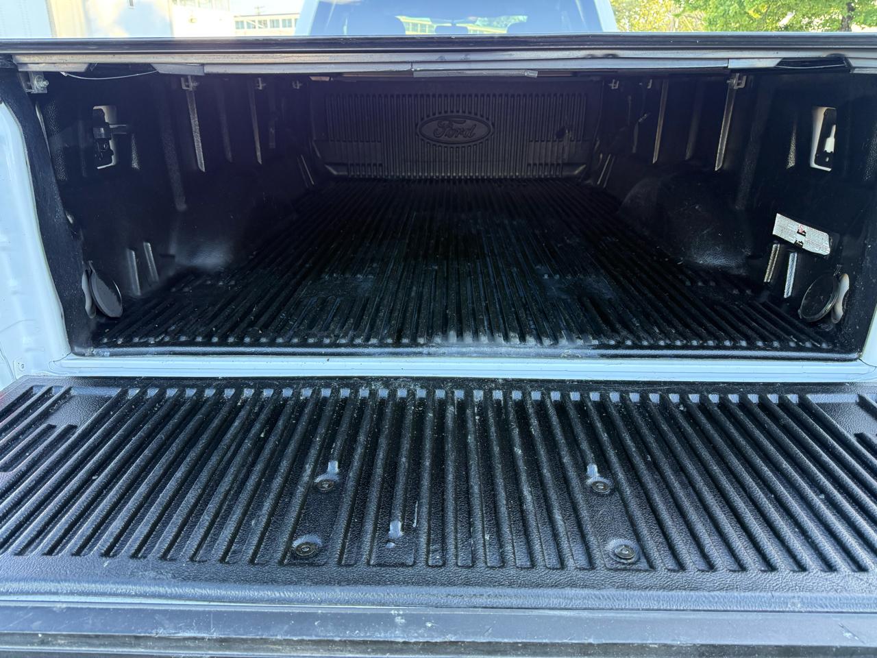 Ford F-150 XLT 4WD SuperCab 8' Box 2017