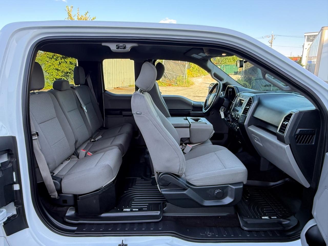Ford F-150 XLT 4WD SuperCab 8' Box 2017