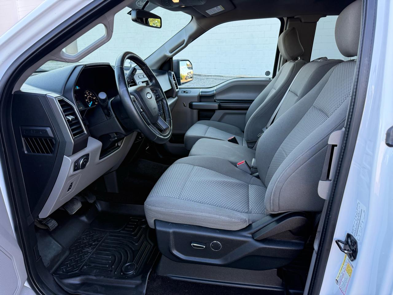 Ford F-150 XLT 4WD SuperCab 8' Box 2017