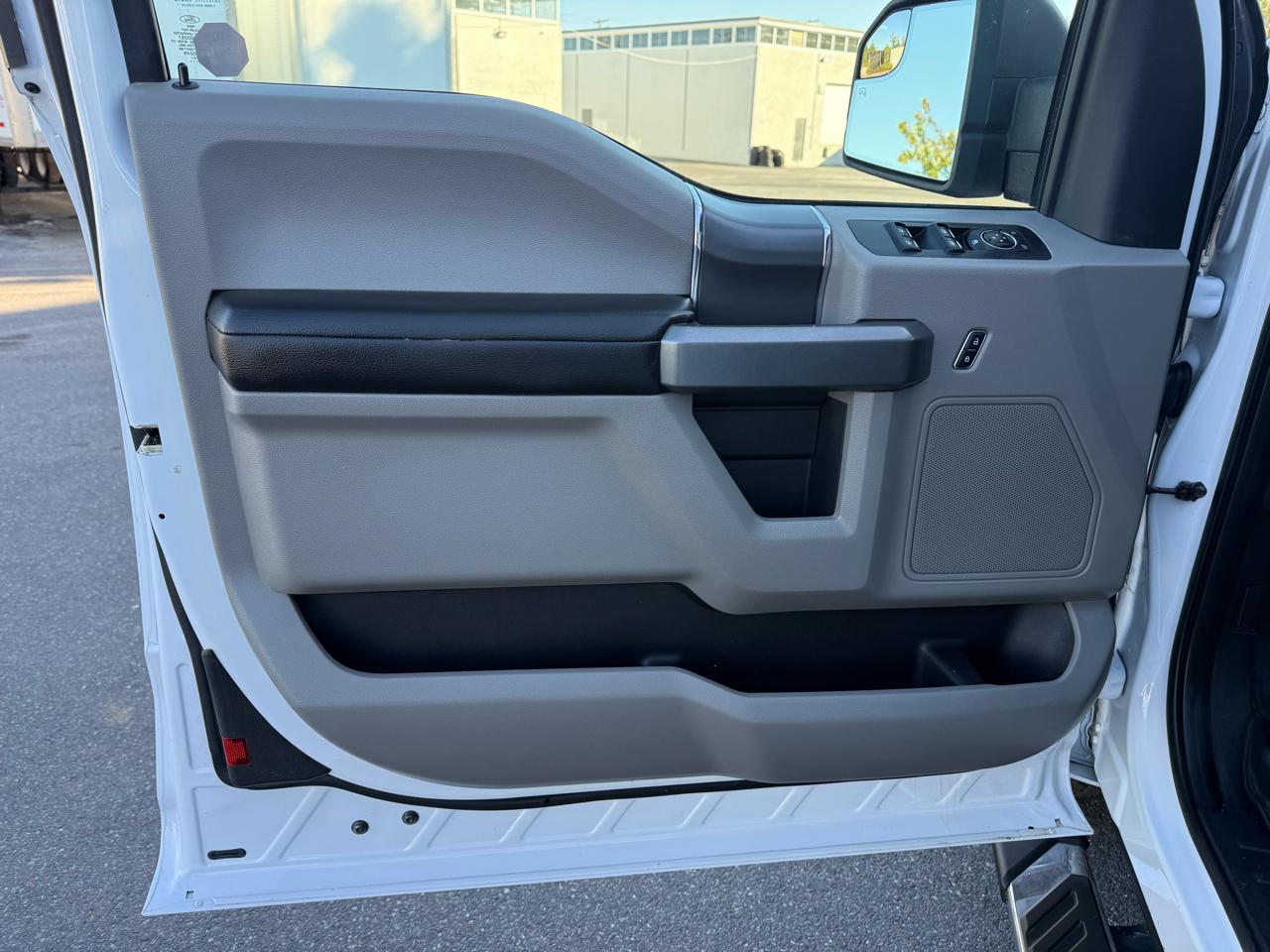 Ford F-150 XLT 4WD SuperCab 8' Box 2017