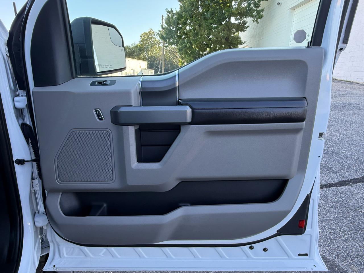 Ford F-150 XLT 4WD SuperCab 8' Box 2017