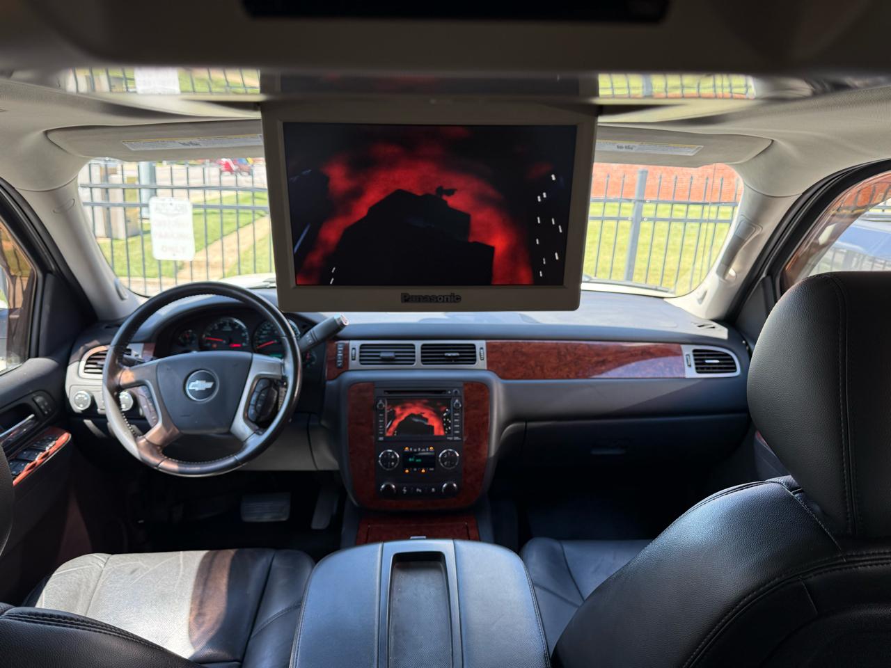Chevrolet Avalanche 4WD Crew Cab LTZ 2011