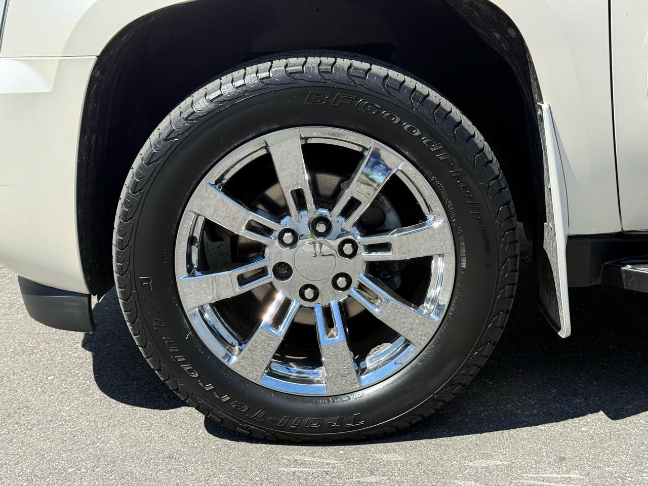 Chevrolet Avalanche 4WD Crew Cab LTZ 2011