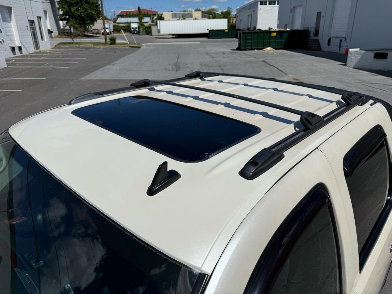 Chevrolet Avalanche 4WD Crew Cab LTZ 2011