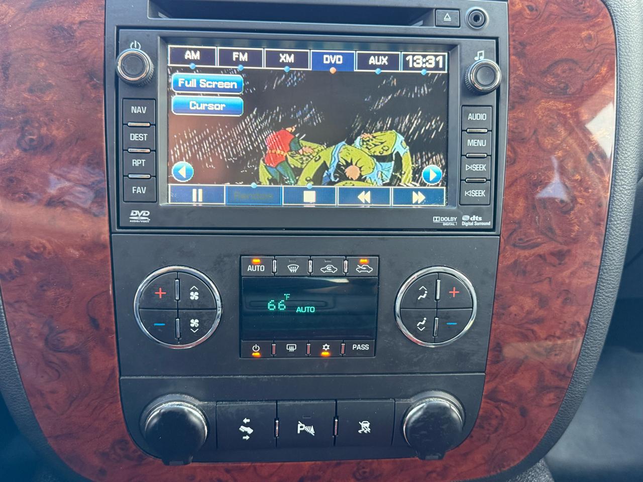 Chevrolet Avalanche 4WD Crew Cab LTZ 2011