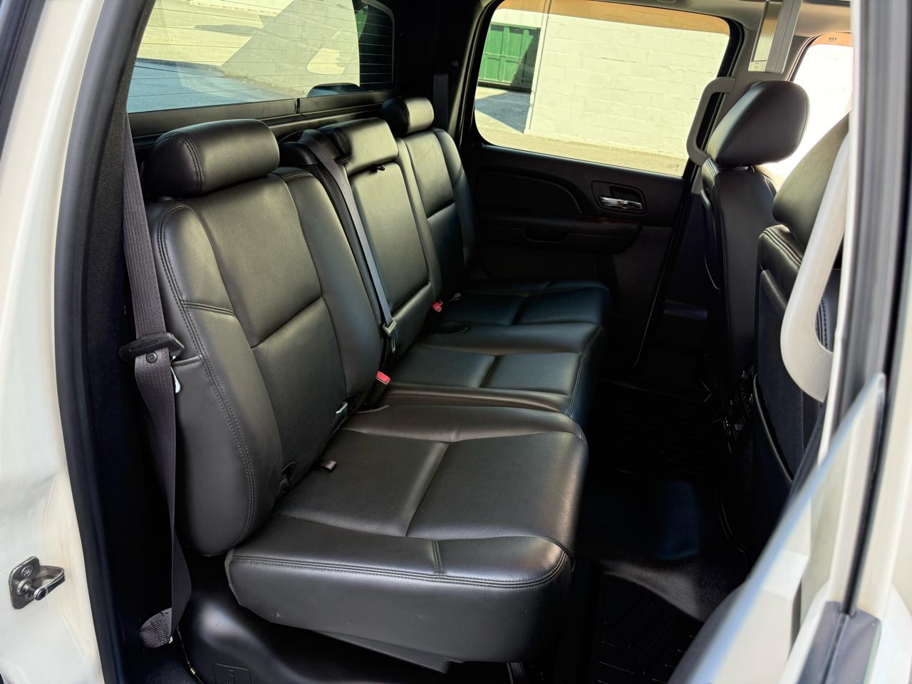 Chevrolet Avalanche 4WD Crew Cab LTZ 2011