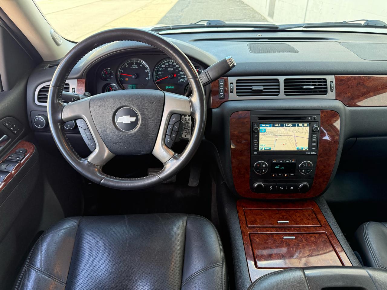 Chevrolet Avalanche 4WD Crew Cab LTZ 2011