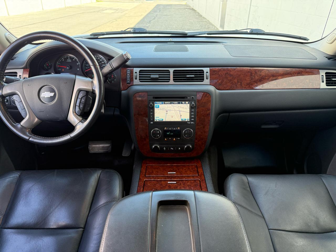 Chevrolet Avalanche 4WD Crew Cab LTZ 2011