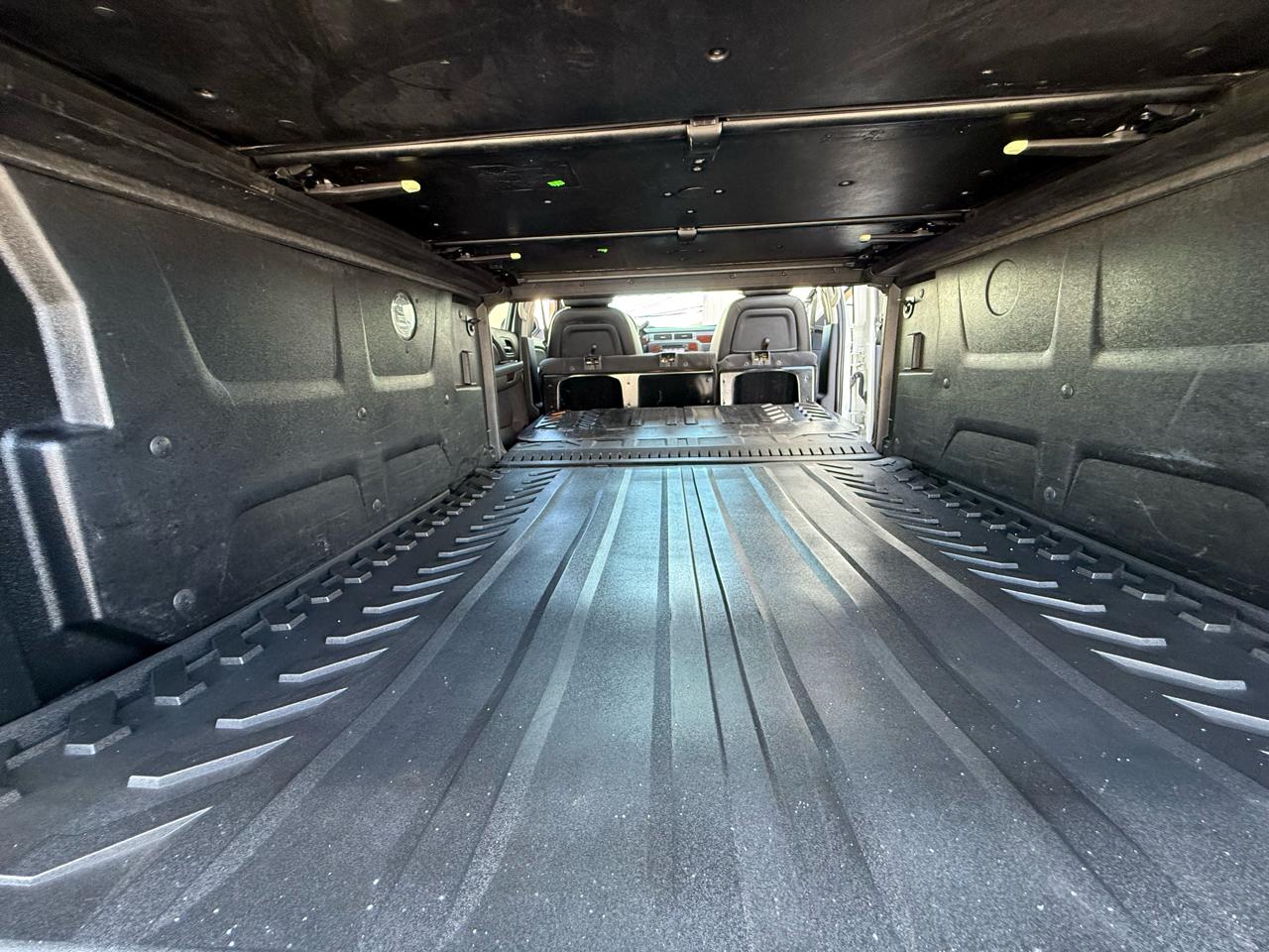Chevrolet Avalanche 4WD Crew Cab LTZ 2011