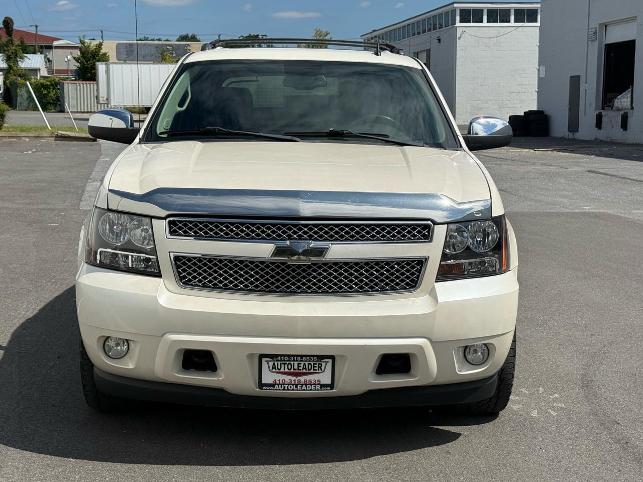 Chevrolet Avalanche 4WD Crew Cab LTZ 2011