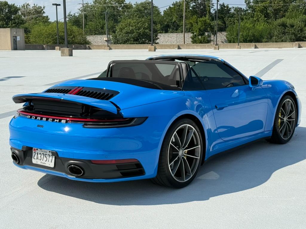 Porsche 911 Carrera Cabriolet 2022