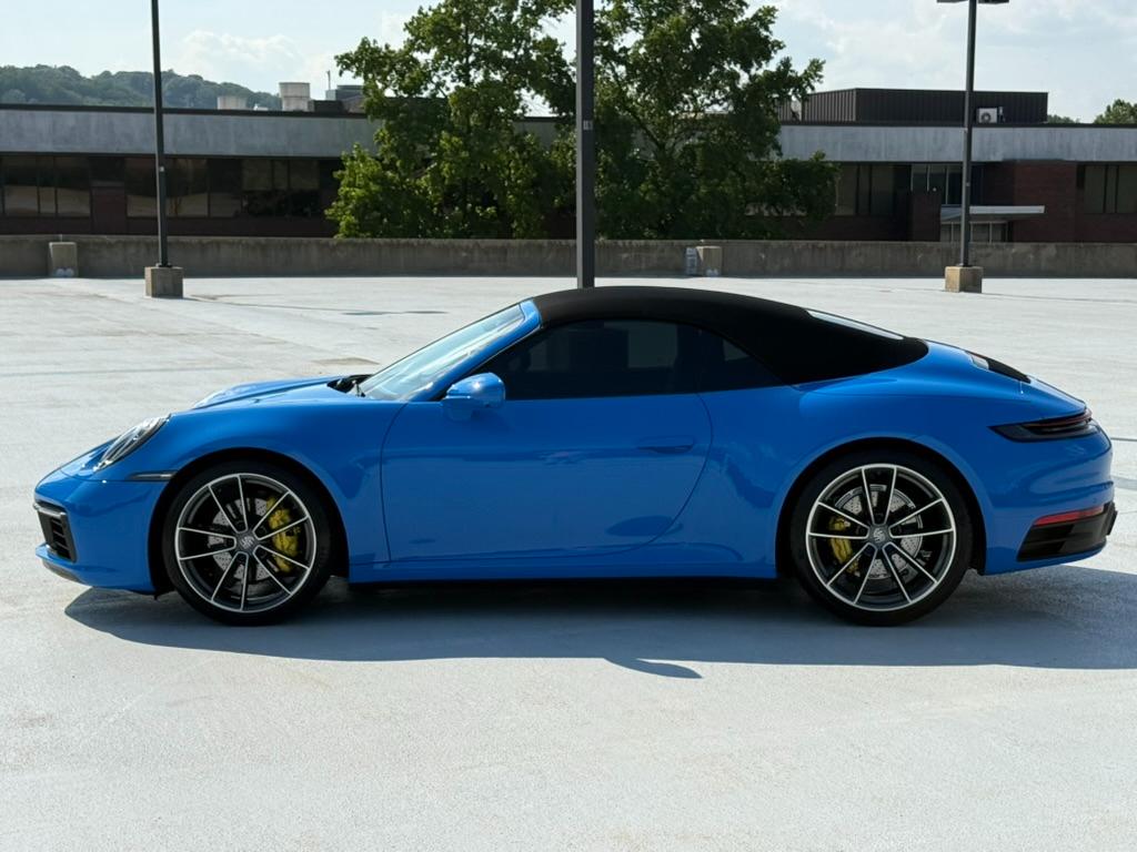 Porsche 911 Carrera Cabriolet 2022