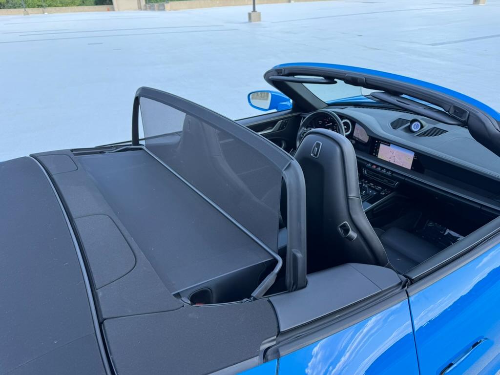 Porsche 911 Carrera Cabriolet 2022