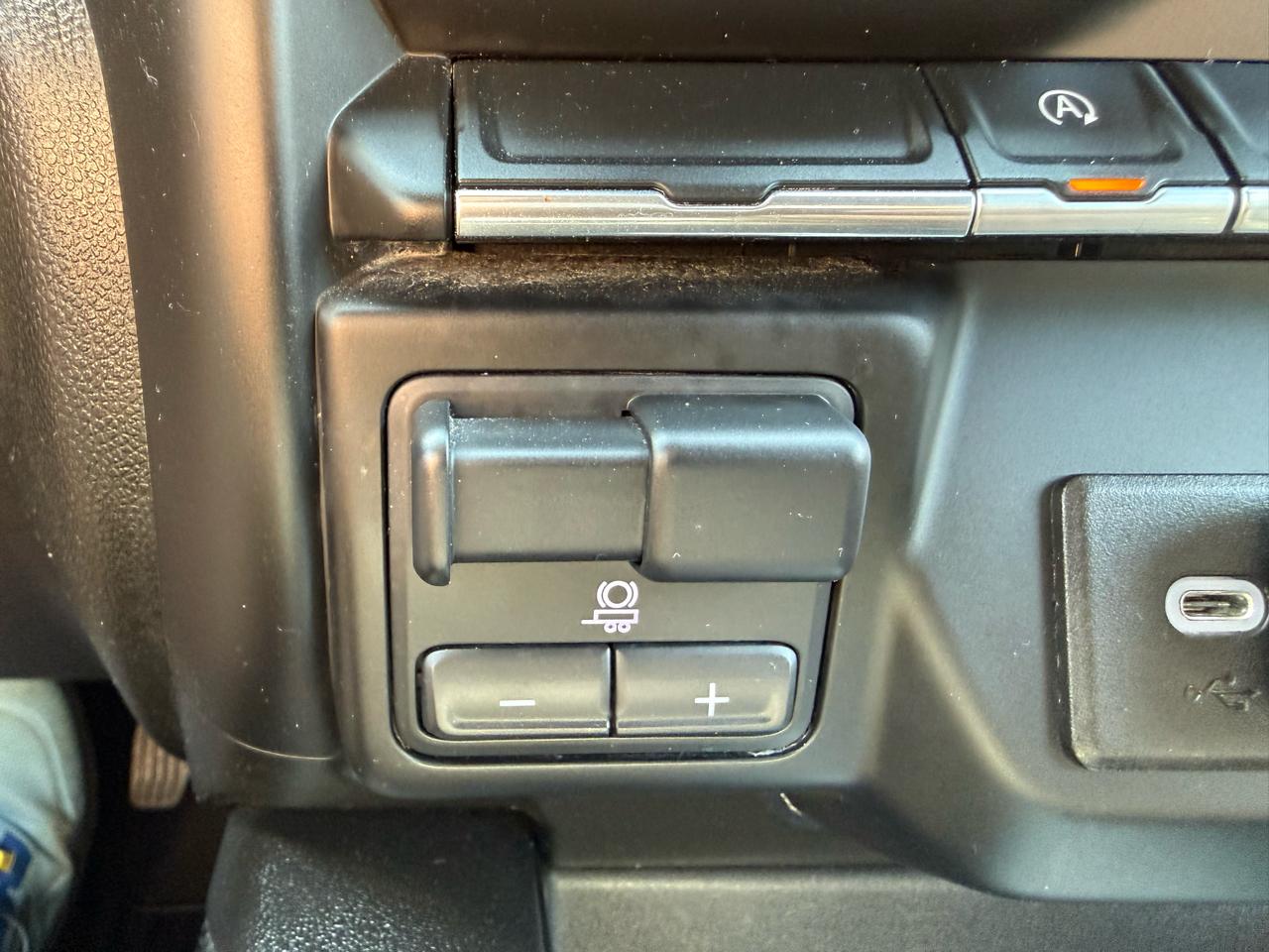 Chevrolet Silverado 1500 4WD Crew Cab 147" RST 2021