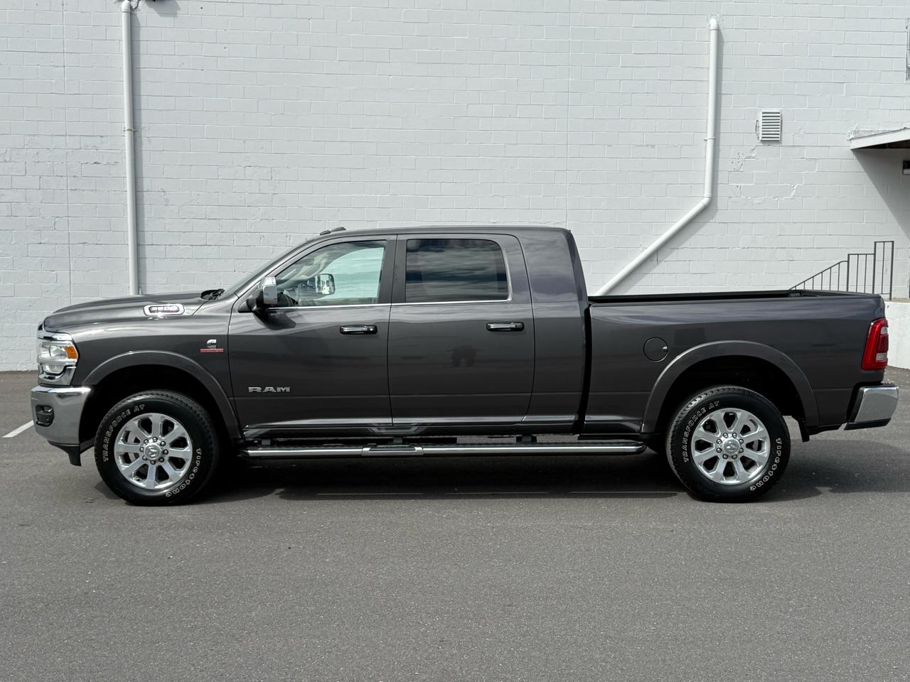 RAM 3500 Laramie 4x4 Mega Cab 6'4" Box 2020
