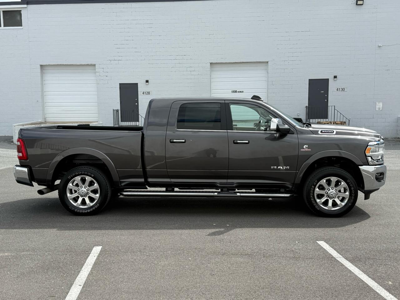 RAM 3500 Laramie 4x4 Mega Cab 6'4" Box 2020