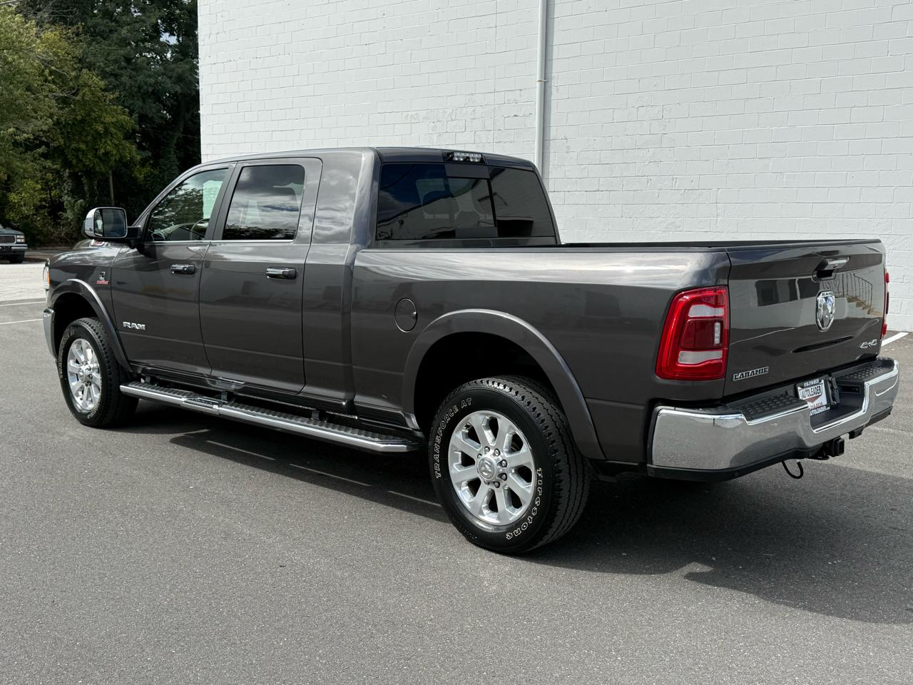 RAM 3500 Laramie 4x4 Mega Cab 6'4" Box 2020