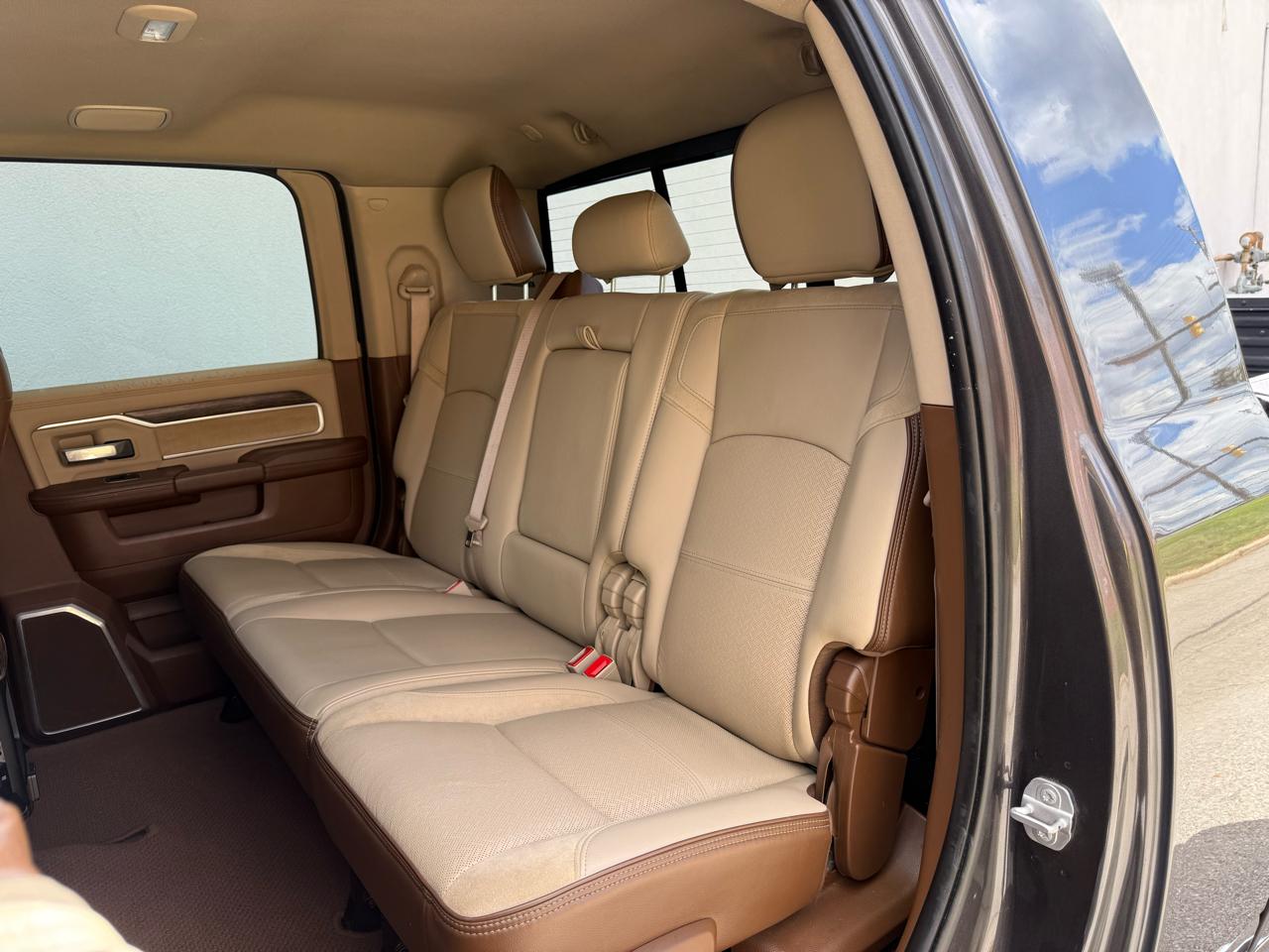RAM 3500 Laramie 4x4 Mega Cab 6'4" Box 2020