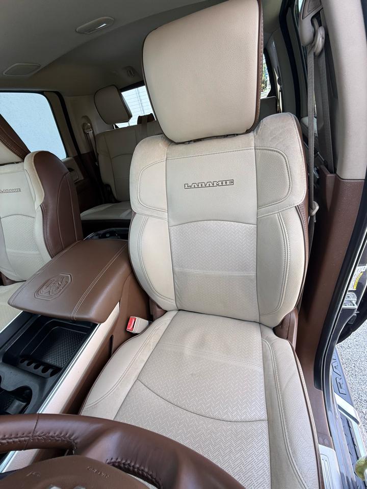 RAM 3500 Laramie 4x4 Mega Cab 6'4" Box 2020