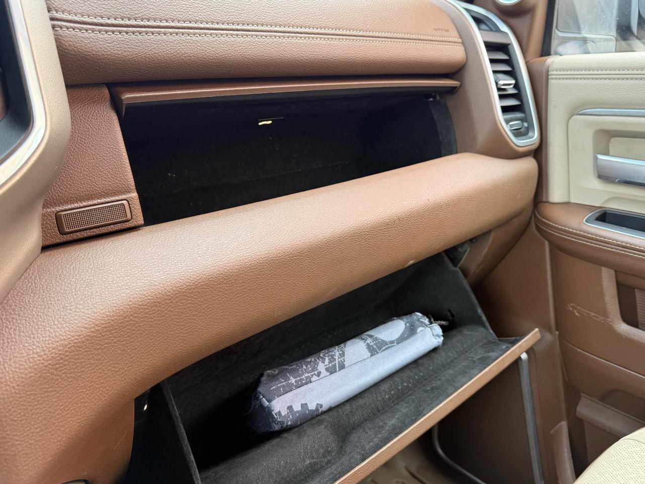 RAM 3500 Laramie 4x4 Mega Cab 6'4" Box 2020