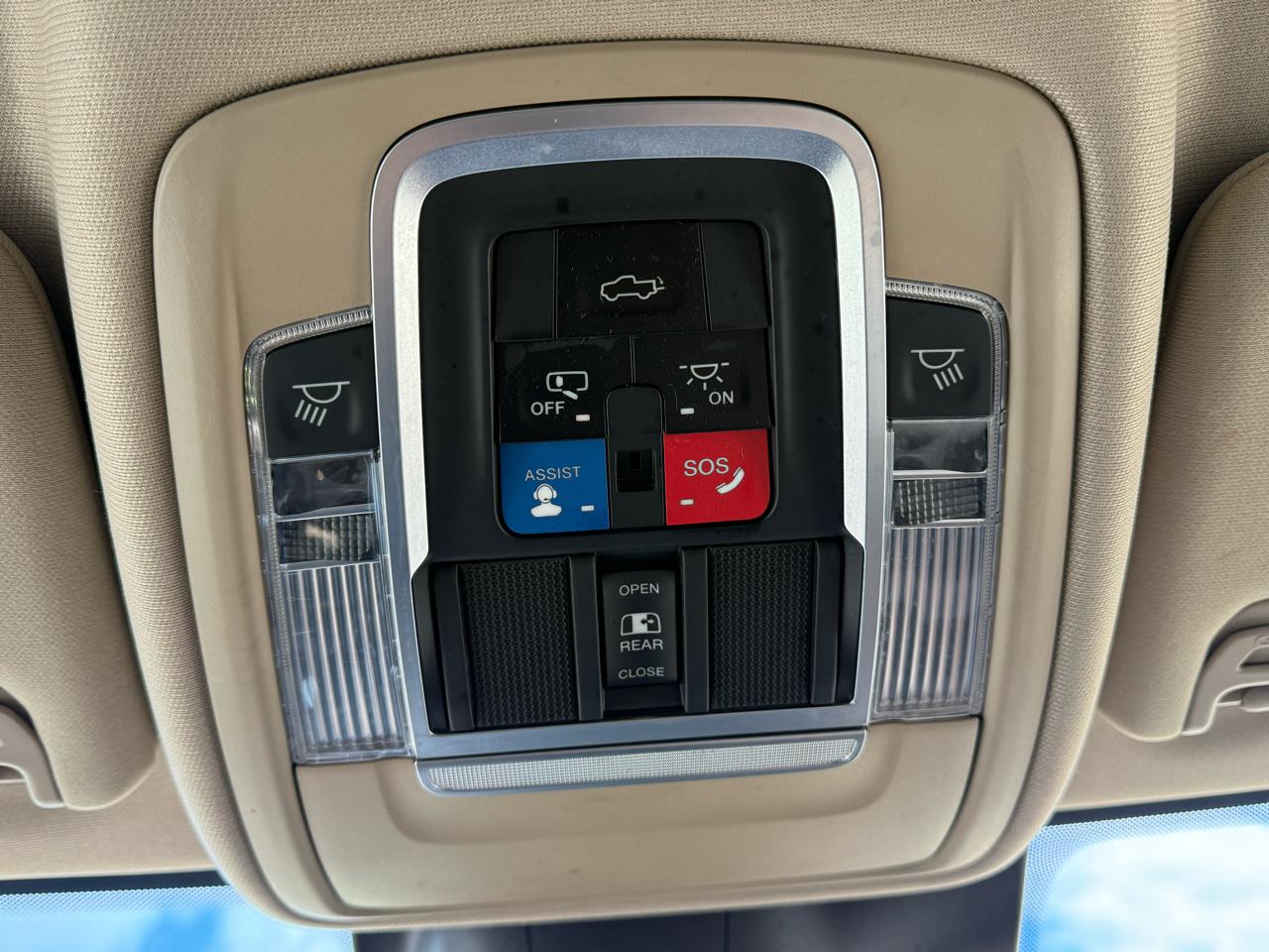 RAM 3500 Laramie 4x4 Mega Cab 6'4" Box 2020