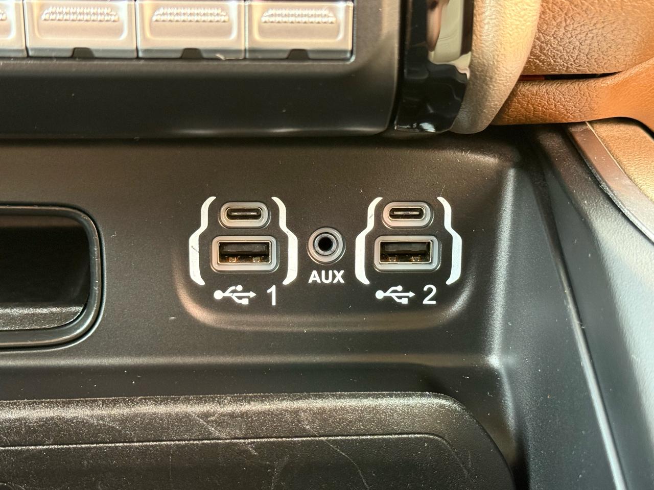 RAM 3500 Laramie 4x4 Mega Cab 6'4" Box 2020