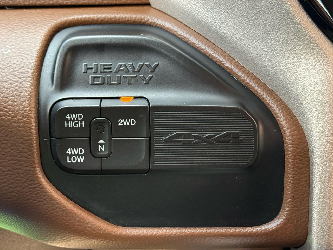 RAM 3500 Laramie 4x4 Mega Cab 6'4" Box 2020