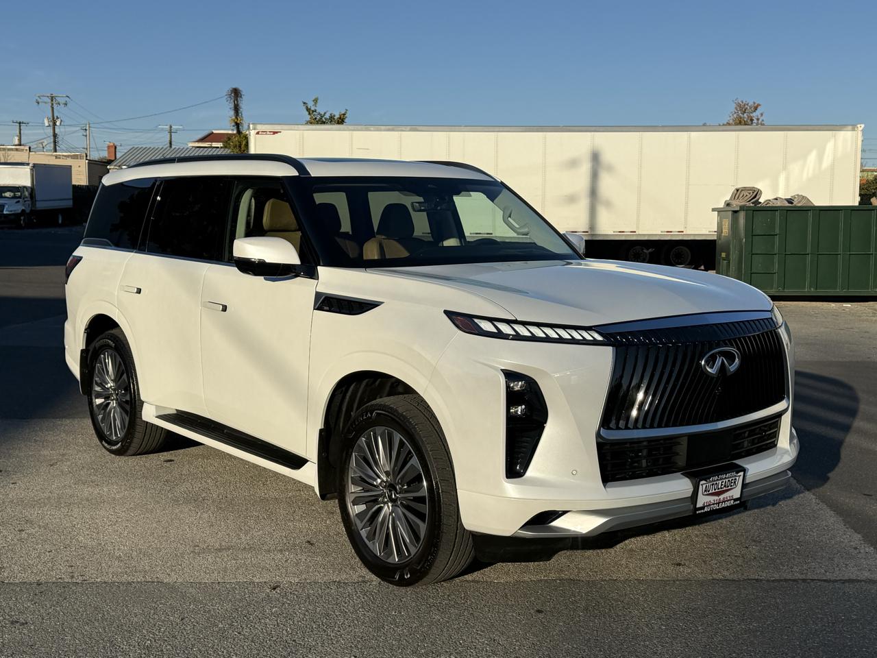 Infiniti QX80 LUXE AWD 2025