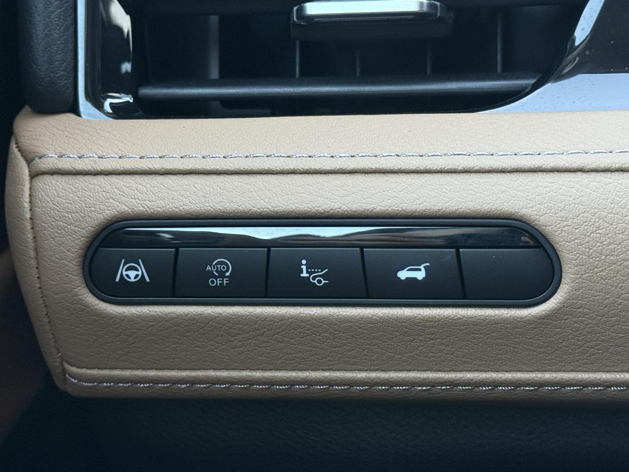 Infiniti QX80 LUXE AWD 2025