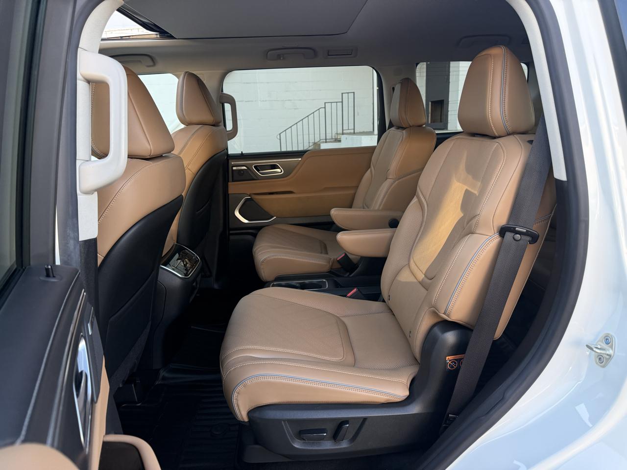 Infiniti QX80 LUXE AWD 2025