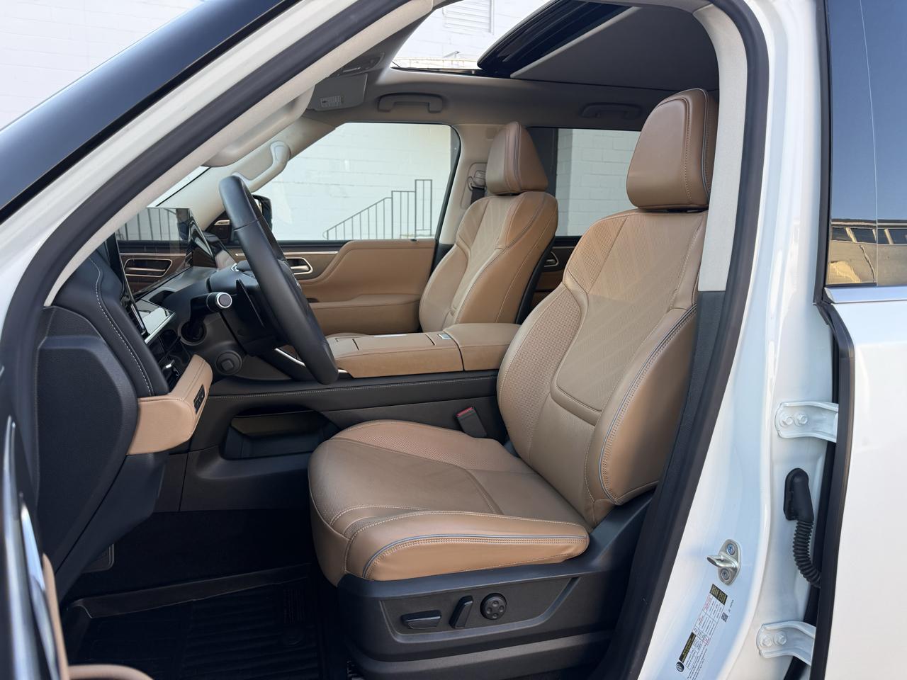 Infiniti QX80 LUXE AWD 2025