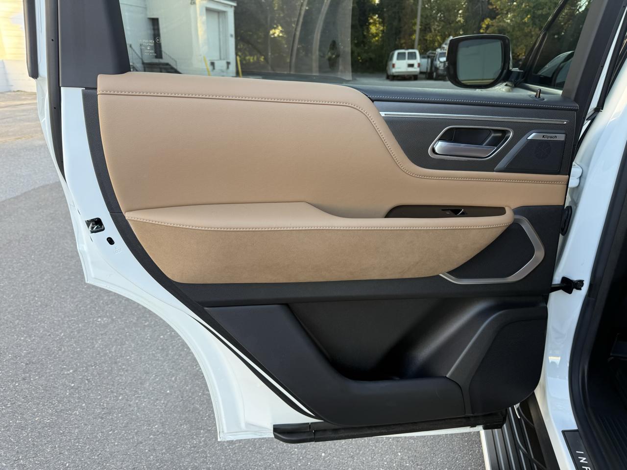 Infiniti QX80 LUXE AWD 2025