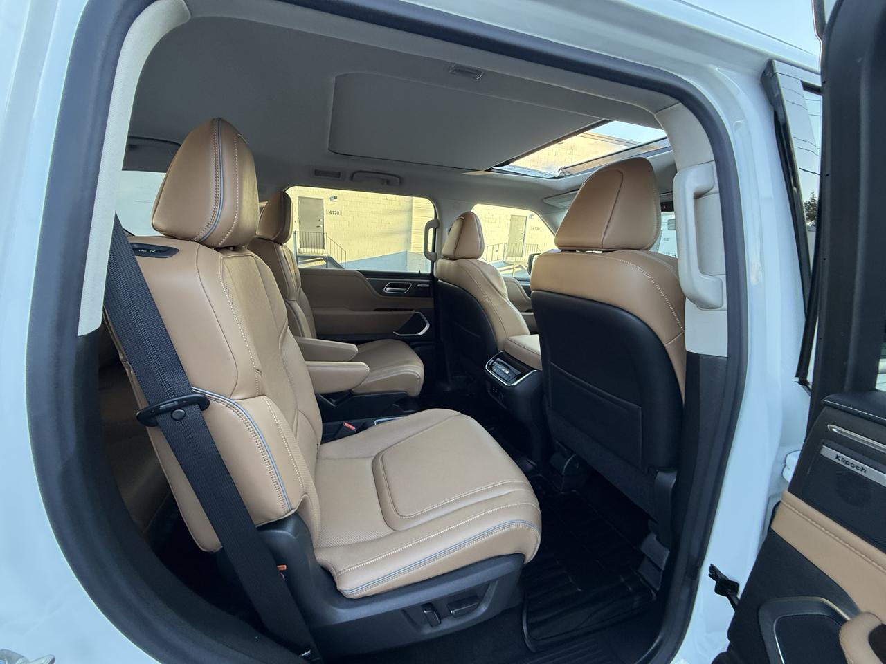 Infiniti QX80 LUXE AWD 2025