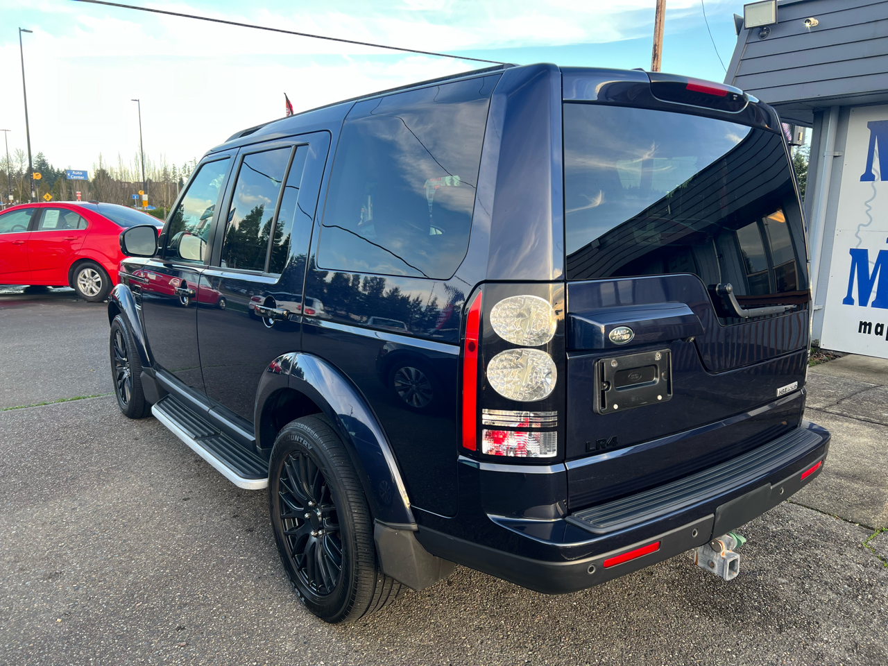 Land Rover LR4 4WD 4dr LUX 2015