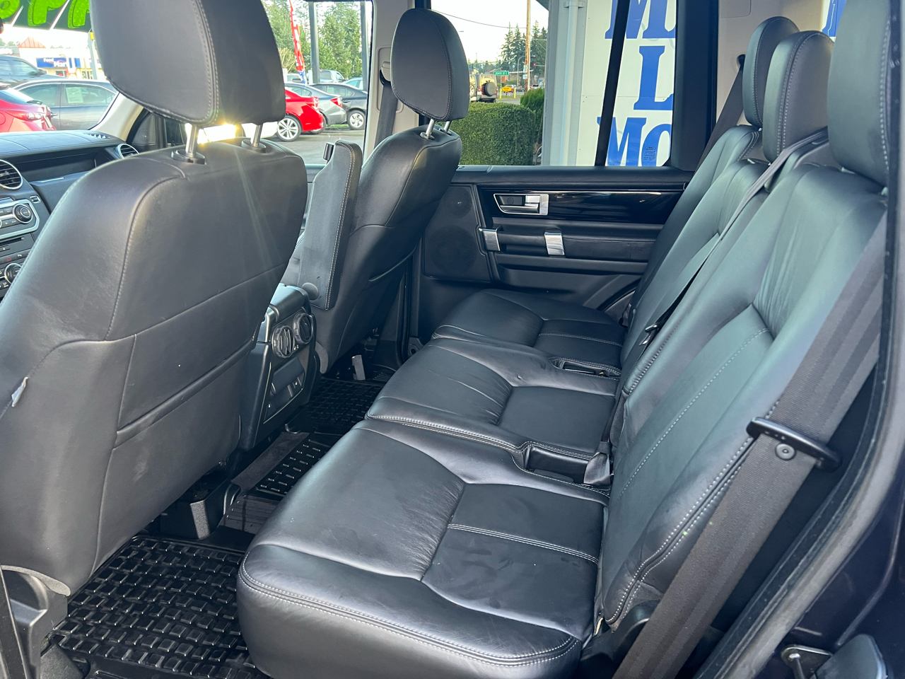 Land Rover LR4 4WD 4dr LUX 2015