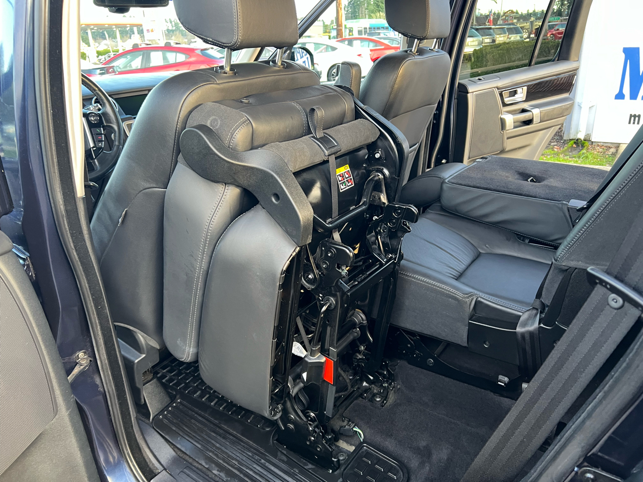 Land Rover LR4 4WD 4dr LUX 2015