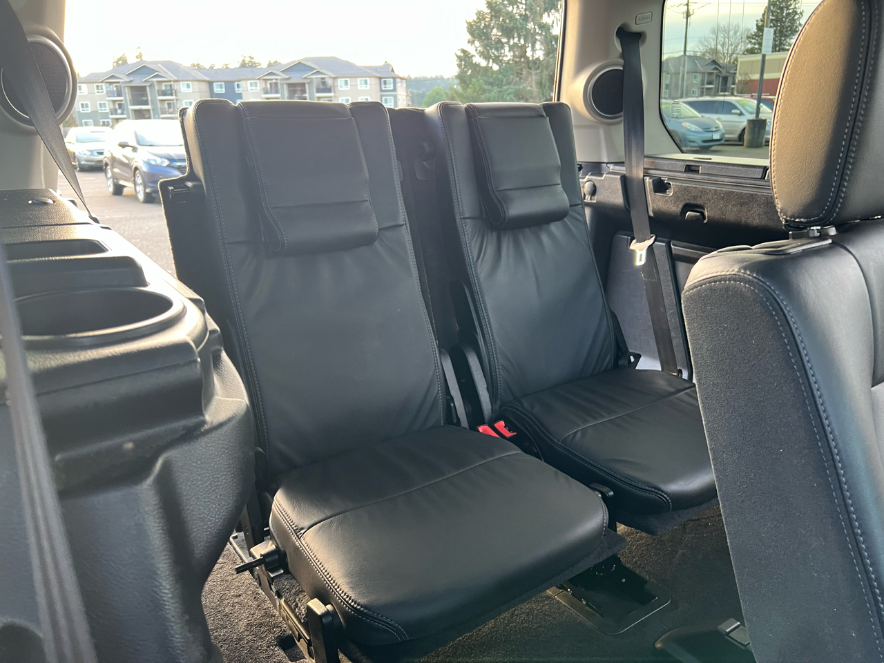 Land Rover LR4 4WD 4dr LUX 2015