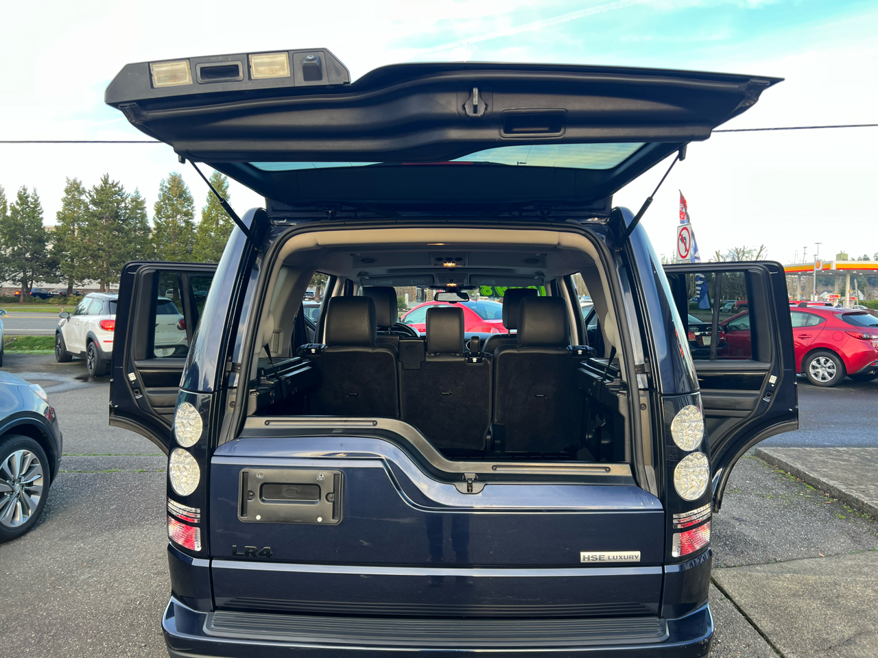 Land Rover LR4 4WD 4dr LUX 2015