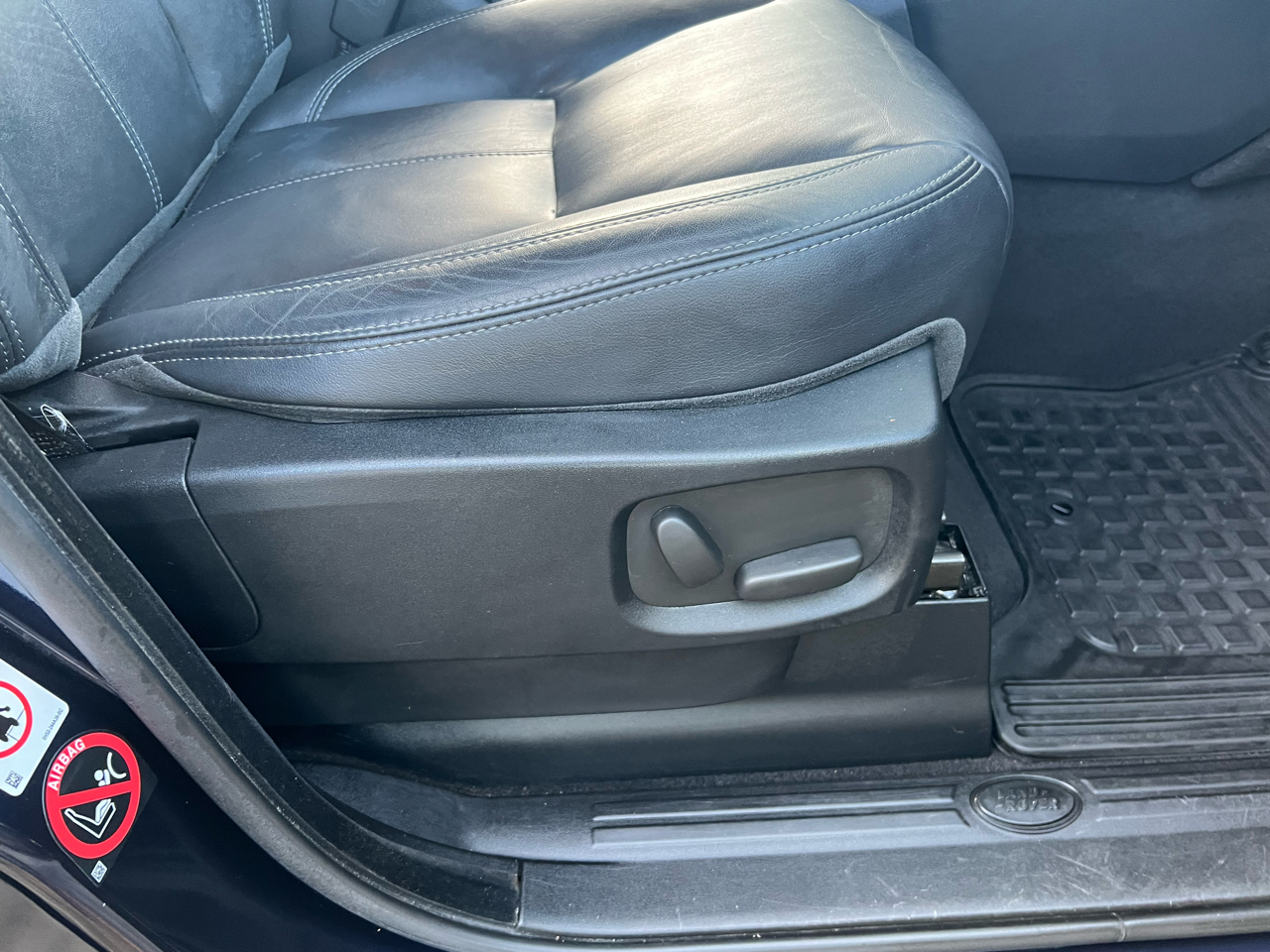 Land Rover LR4 4WD 4dr LUX 2015