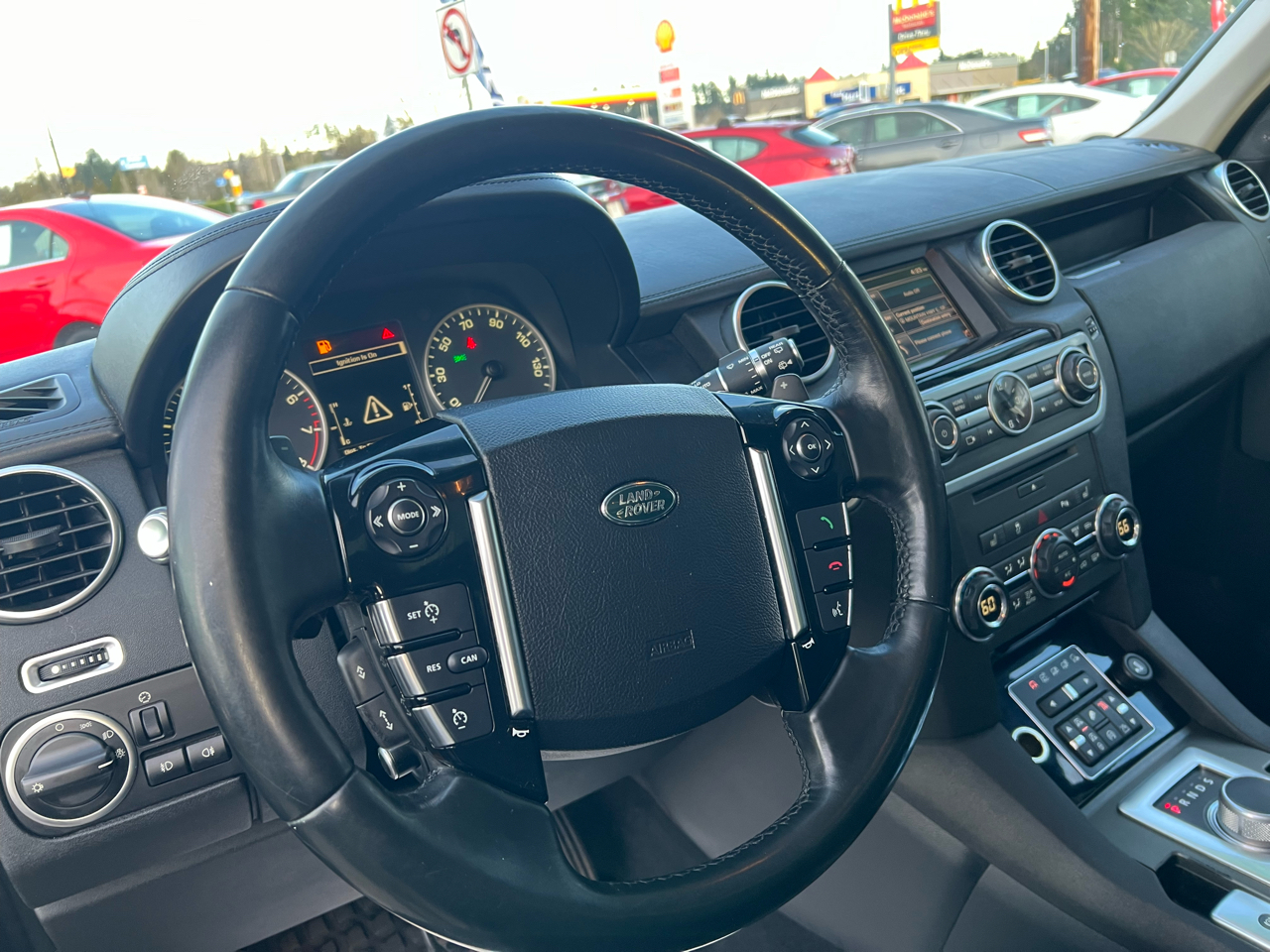 Land Rover LR4 4WD 4dr LUX 2015