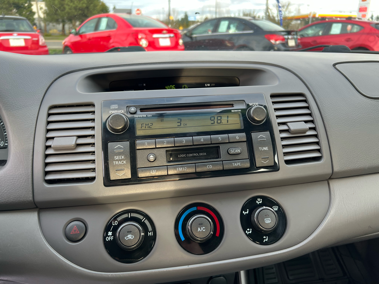 Toyota Camry 4dr Sdn LE Auto 2002